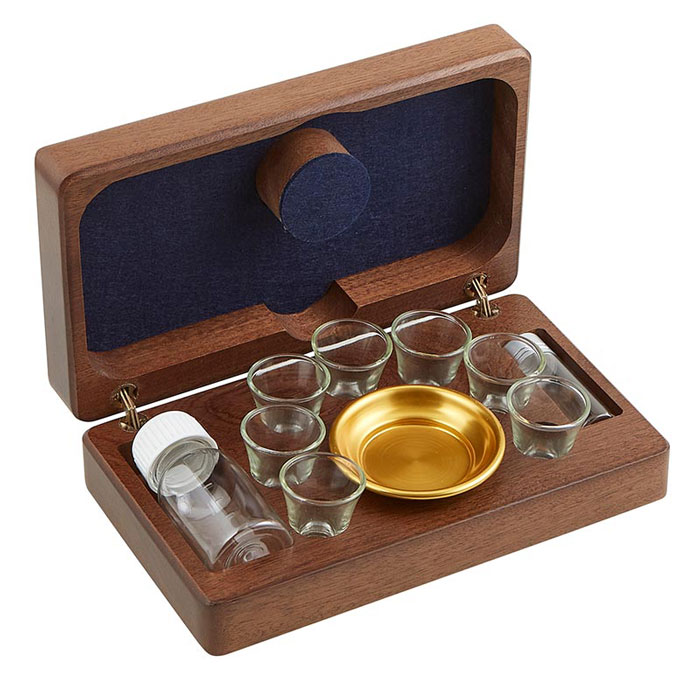 7-Cup Wooden Communion Set