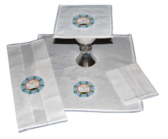 Mass Linens Set with Victorious Lamb Design